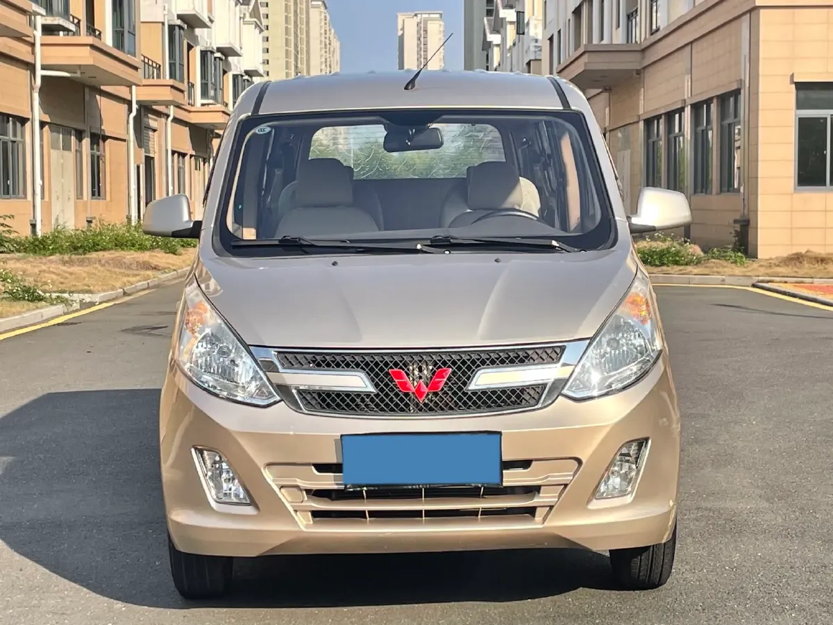 2019 WuLing HongGuang V 1.5L 105HP L4 5MT,autocango,china used car exporter,china ev exporter,chinese used car exporter,chinese used ev exporter