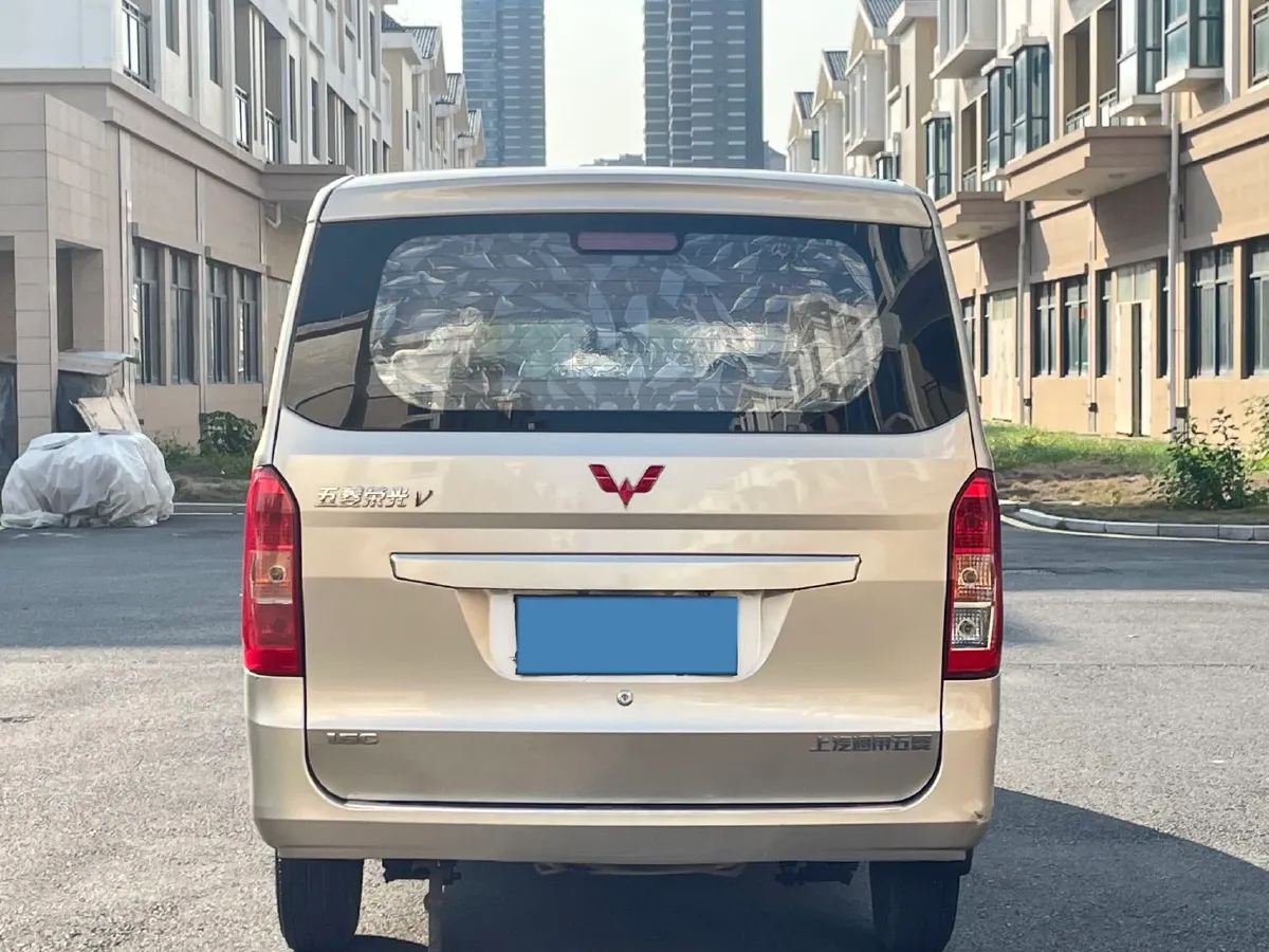 2019 WuLing HongGuang V 1.5L 105HP L4 5MT,autocango,china used car exporter,china ev exporter,chinese used car exporter,chinese used ev exporter