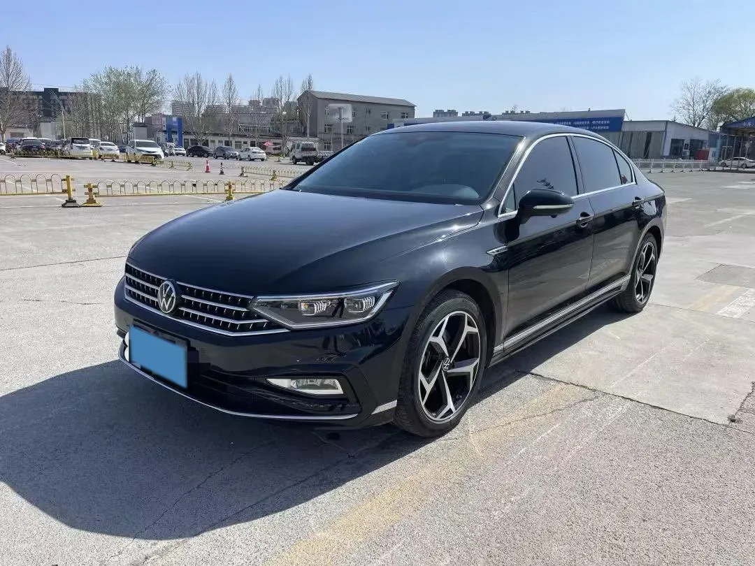 2023 Volkswagen Magotan 2.0T 186HP L4 7DCT,autocango,china used car exporter,china ev exporter,chinese used car exporter,chinese used ev exporter