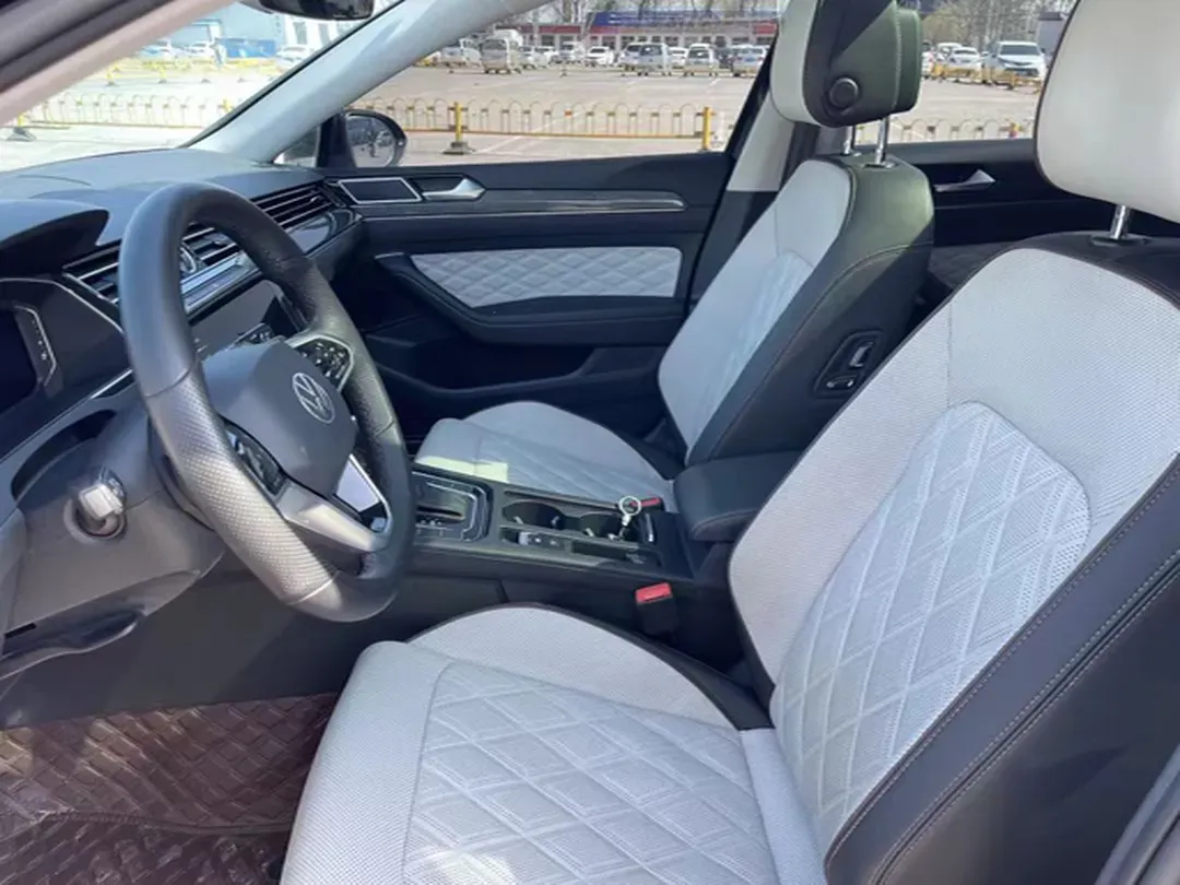 2023 Volkswagen Magotan 2.0T 186HP L4 7DCT,autocango,china used car exporter,china ev exporter,chinese used car exporter,chinese used ev exporter