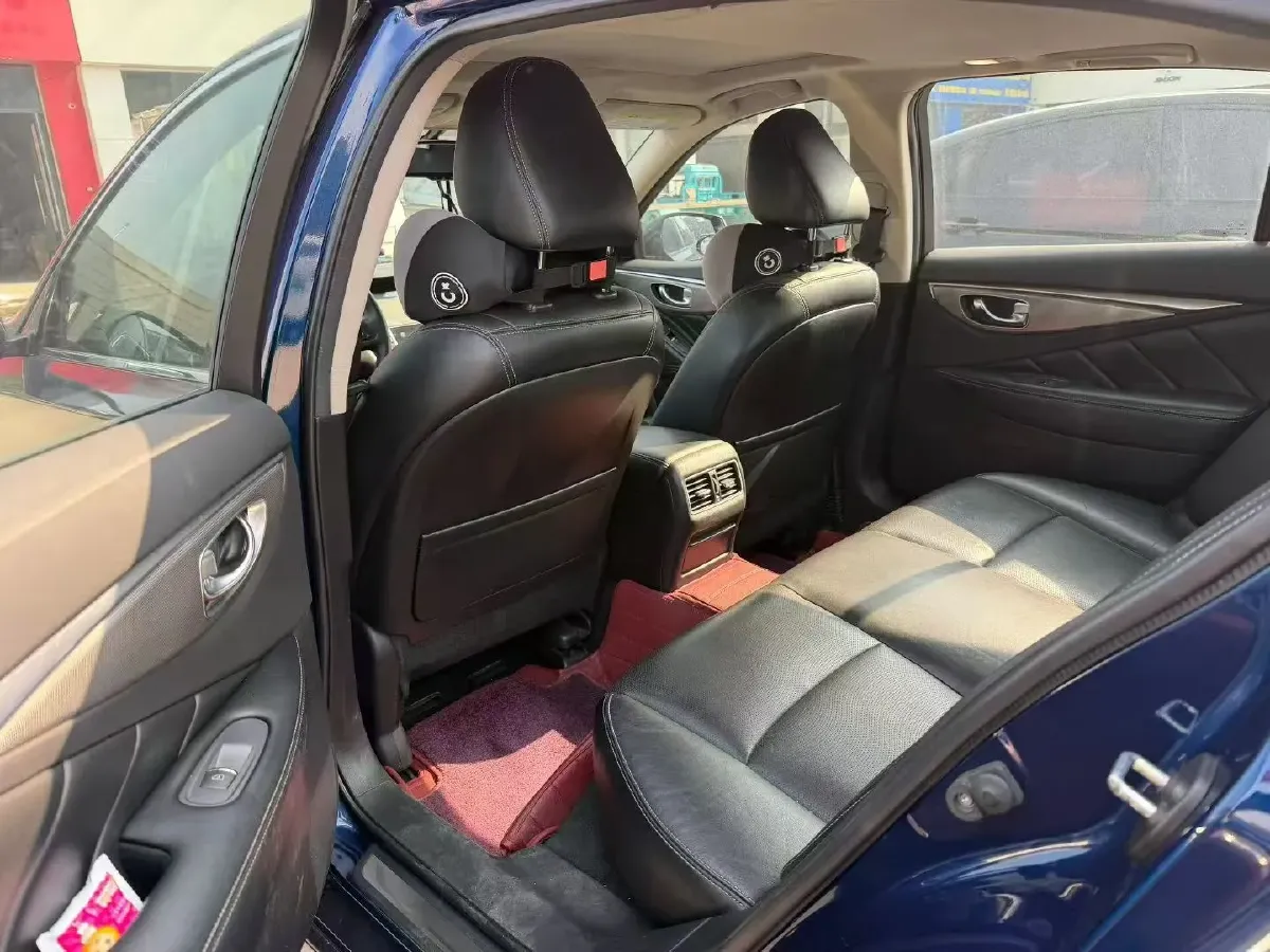 2018 Jeep Grand Commander 2.0T 265HP L4 9AT,autocango,china used car exporter,china ev exporter,chinese used car exporter,chinese used ev exporter