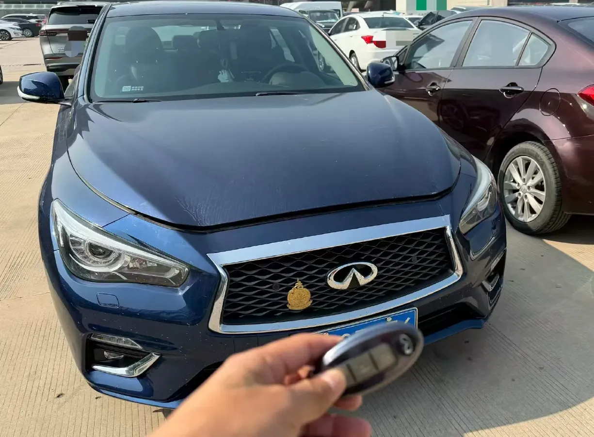 2018 Jeep Grand Commander 2.0T 265HP L4 9AT,autocango,china used car exporter,china ev exporter,chinese used car exporter,chinese used ev exporter