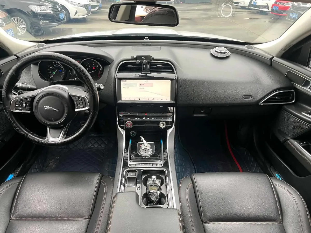 2018 Jaguar XEL 2.0T 200HP L4 8AT,autocango,china used car exporter,china ev exporter,chinese used car exporter,chinese used ev exporter