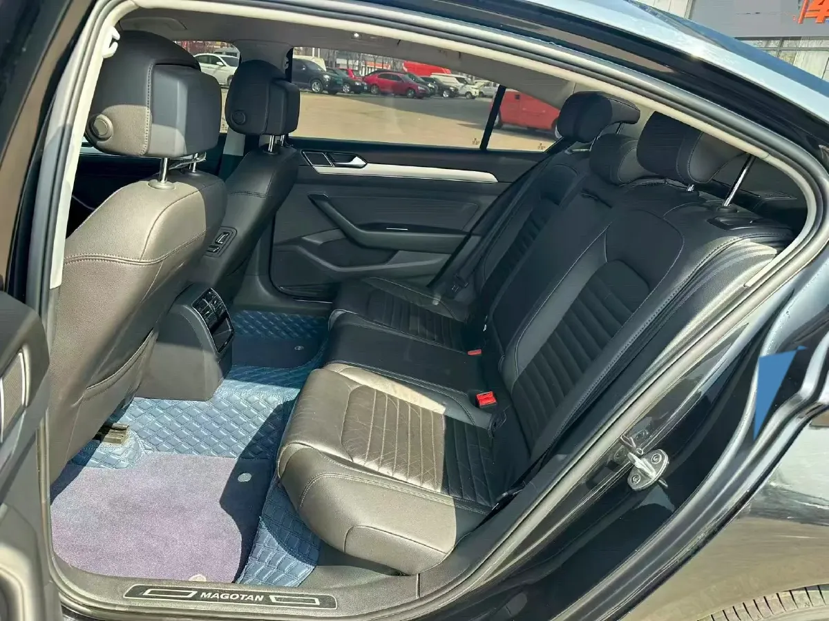 2017 Volkswagen Magotan 1.8T 180HP L4 7DCT,autocango,china used car exporter,china ev exporter,chinese used car exporter,chinese used ev exporter