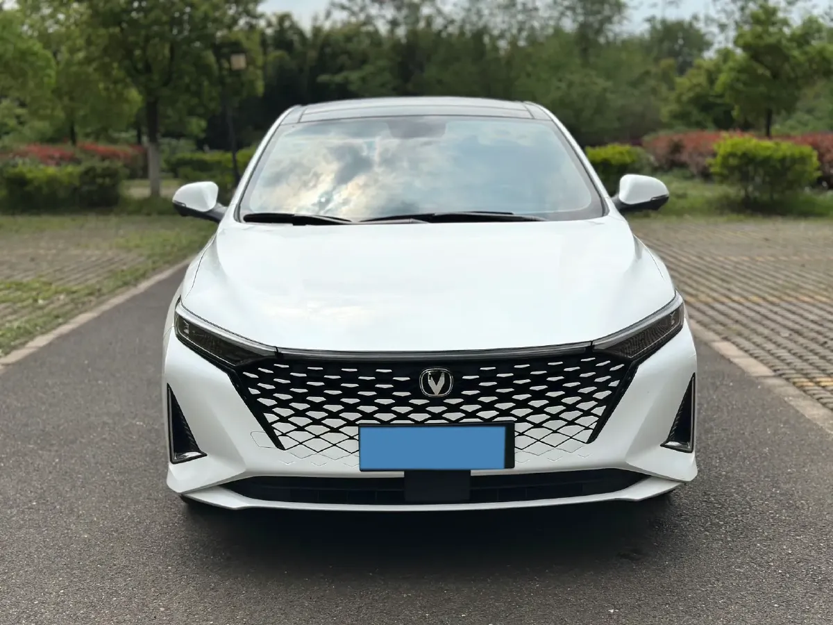 2023 ChangAn Raeton Plus 1.5T 188HP L4 7DCT,autocango,china used car exporter,china ev exporter,chinese used car exporter,chinese used ev exporter