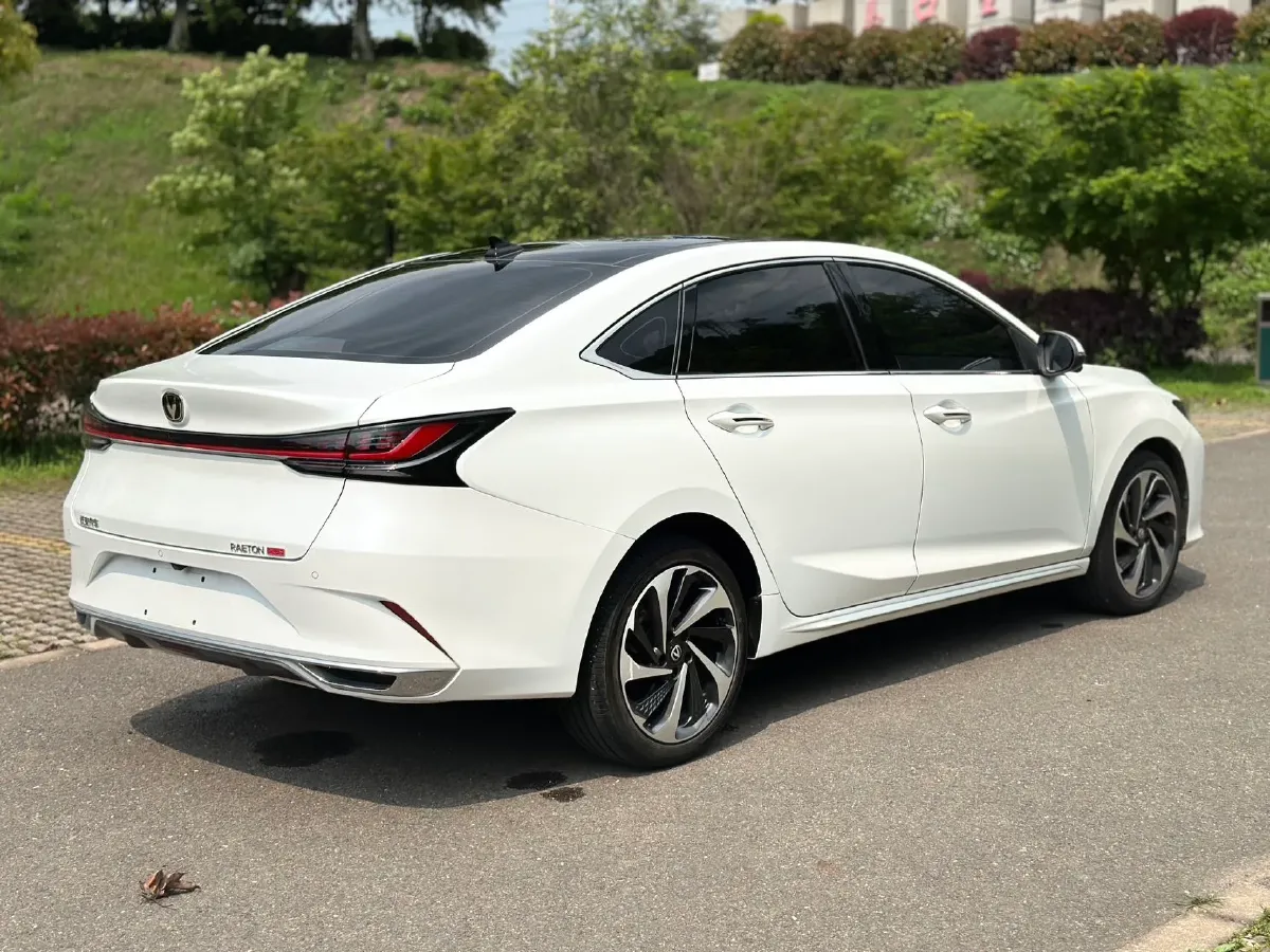2023 ChangAn Raeton Plus 1.5T 188HP L4 7DCT,autocango,china used car exporter,china ev exporter,chinese used car exporter,chinese used ev exporter