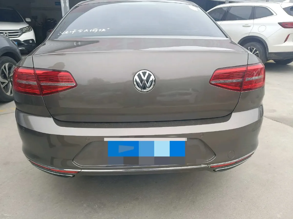 2017 Volkswagen Magotan 1.8T 180HP L4 7DCT,autocango,china used car exporter,china ev exporter,chinese used car exporter,chinese used ev exporter