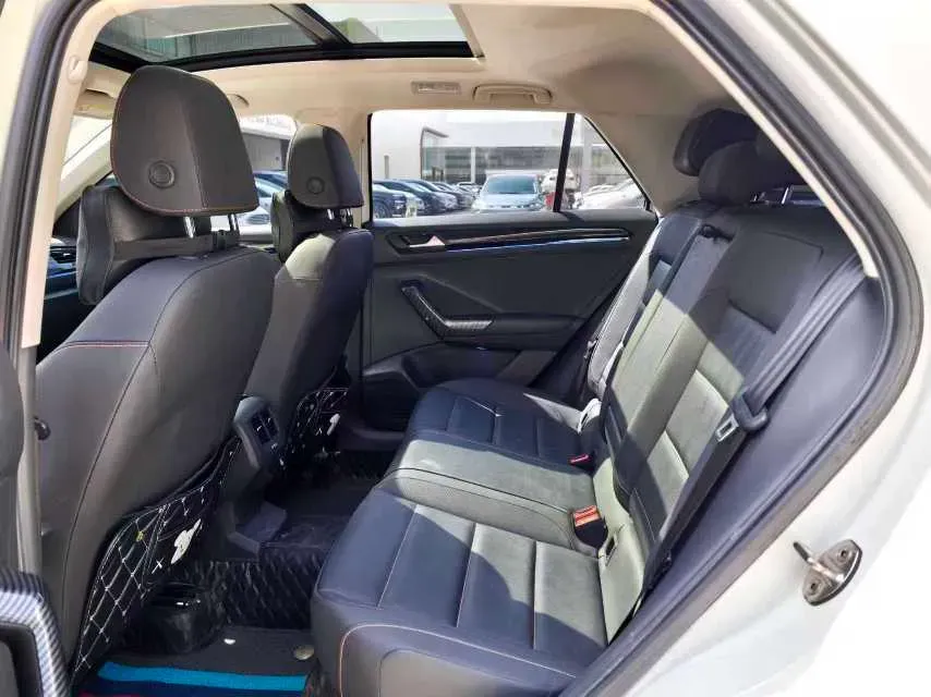 2021 Volkswagen T-Roc 1.4T 150HP L4 7DCT,autocango,china used car exporter,china ev exporter,chinese used car exporter,chinese used ev exporter