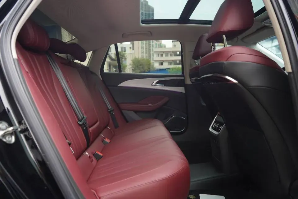 2024 HongQi H5 2.0T 224HP L4 8AT,autocango,china used car exporter,china ev exporter,chinese used car exporter,chinese used ev exporter