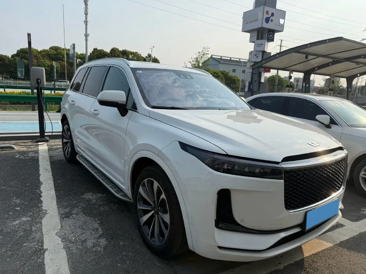 2020 Li ONE Range Extended 131HP REEV 40.5KWH,autocango,china used car exporter,china ev exporter,chinese used car exporter,chinese used ev exporter