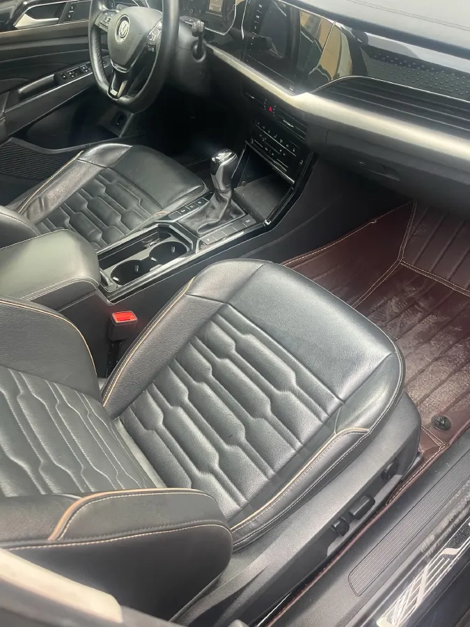 2020 Volkswagen Passat 2.0T 186HP L4 7DCT,autocango,china used car exporter,china ev exporter,chinese used car exporter,chinese used ev exporter