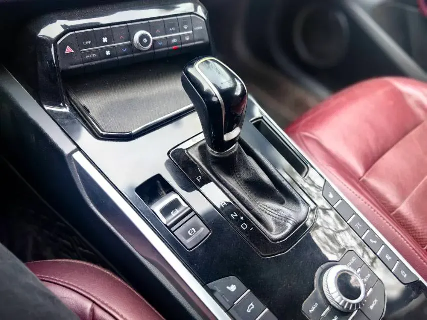 2017 WEY VV7 2.0T 234HP L4 7DCT,autocango,china used car exporter,china ev exporter,chinese used car exporter,chinese used ev exporter