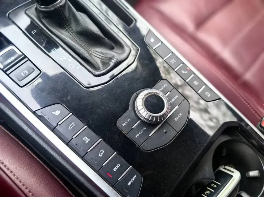 2017 WEY VV7 2.0T 234HP L4 7DCT,autocango,china used car exporter,china ev exporter,chinese used car exporter,chinese used ev exporter