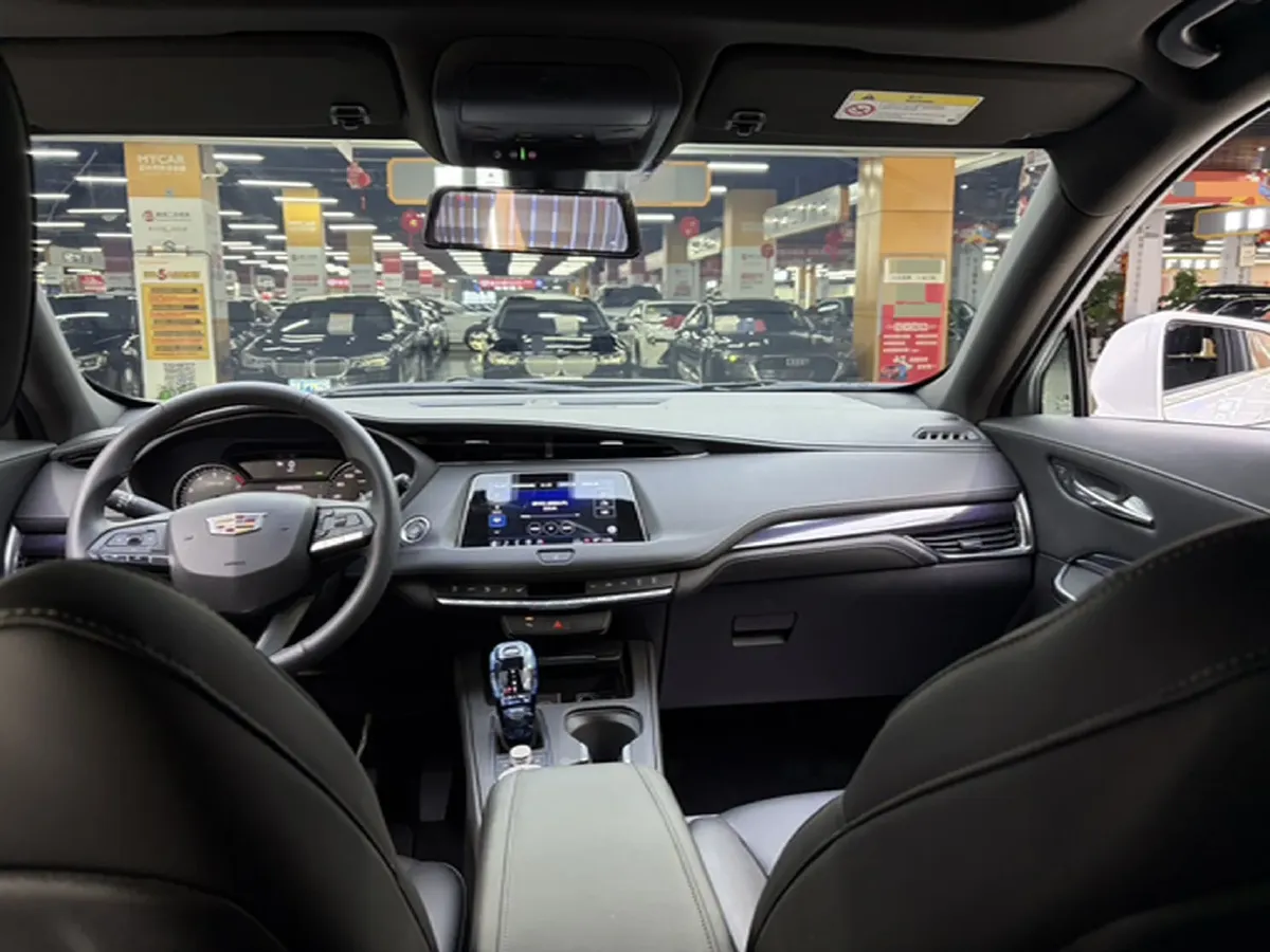 2022 Cadillac XT4 2.0T 237HP L4 9AT,autocango,china used car exporter,china ev exporter,chinese used car exporter,chinese used ev exporter