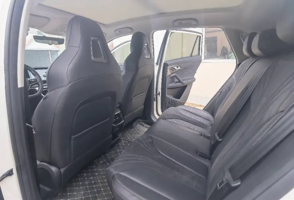 2024 Roewe D5X DMH 1.5T 150HP L4 2DHT PHEV 21.4KWH,autocango,china used car exporter,china ev exporter,chinese used car exporter,chinese used ev exporter