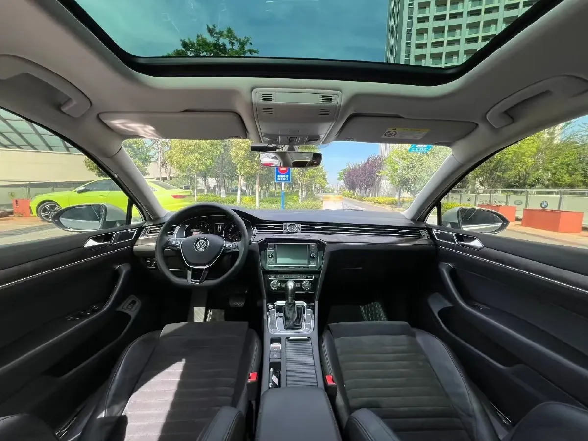 2018 Volkswagen Magotan 1.8T 180HP L4 7DCT,autocango,china used car exporter,china ev exporter,chinese used car exporter,chinese used ev exporter