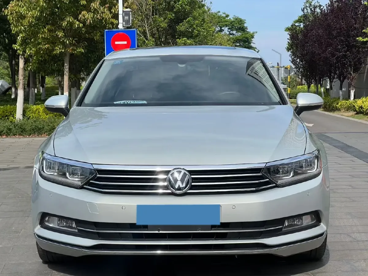 2018 Volkswagen Magotan 1.8T 180HP L4 7DCT,autocango,china used car exporter,china ev exporter,chinese used car exporter,chinese used ev exporter