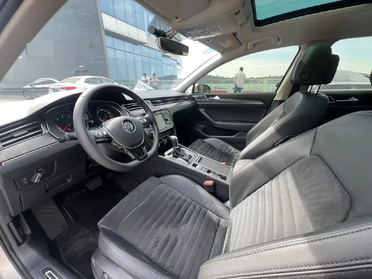 2018 Volkswagen Magotan 1.8T 180HP L4 7DCT,autocango,china used car exporter,china ev exporter,chinese used car exporter,chinese used ev exporter