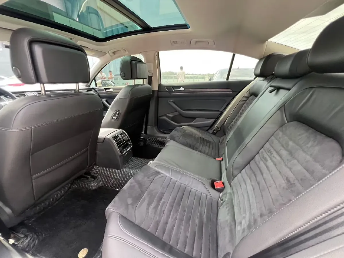 2018 Volkswagen Magotan 1.8T 180HP L4 7DCT,autocango,china used car exporter,china ev exporter,chinese used car exporter,chinese used ev exporter