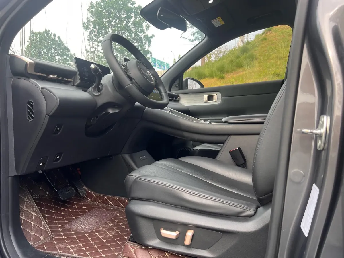 2024 WuLing XingGuangS 1.5L 106HP L4 E-CVT PHEV 20.5KWH,autocango,china used car exporter,china ev exporter,chinese used car exporter,chinese used ev exporter