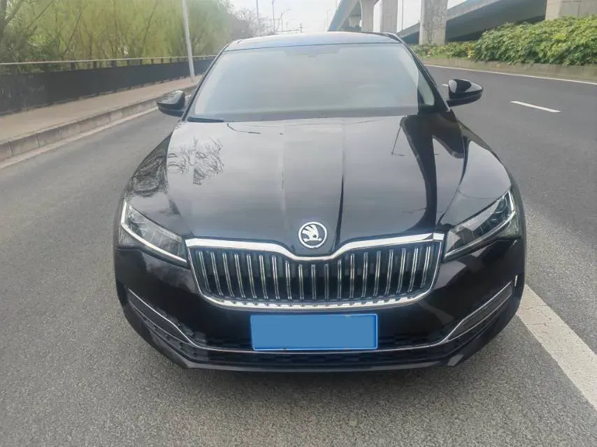 2019 Skoda Superb 1.4T 150HP L4 7DCT,autocango,china used car exporter,china ev exporter,chinese used car exporter,chinese used ev exporter