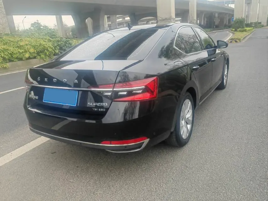 2019 Skoda Superb 1.4T 150HP L4 7DCT,autocango,china used car exporter,china ev exporter,chinese used car exporter,chinese used ev exporter