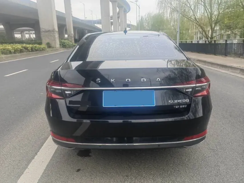 2019 Skoda Superb 1.4T 150HP L4 7DCT,autocango,china used car exporter,china ev exporter,chinese used car exporter,chinese used ev exporter