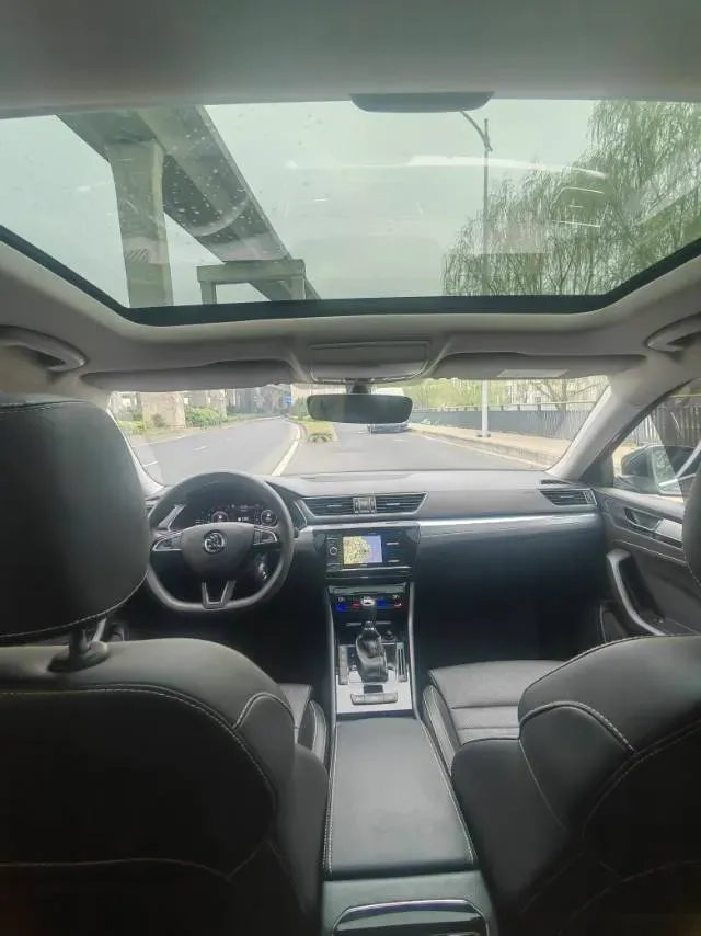 2019 Skoda Superb 1.4T 150HP L4 7DCT,autocango,china used car exporter,china ev exporter,chinese used car exporter,chinese used ev exporter