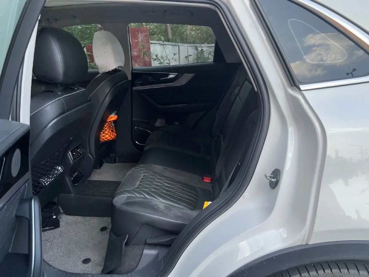 2019 HongQi HS5 2.0T 224HP L4 6AT,autocango,china used car exporter,china ev exporter,chinese used car exporter,chinese used ev exporter