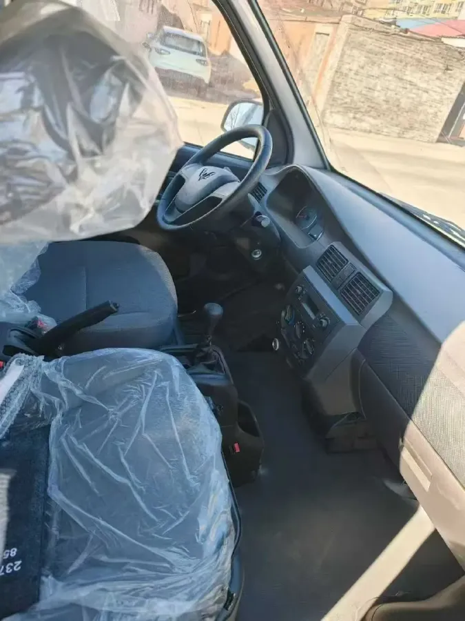 2021 WuLing RongGuang New Truck 1.5L 99HP L4 5MT,autocango,china used car exporter,china ev exporter,chinese used car exporter,chinese used ev exporter