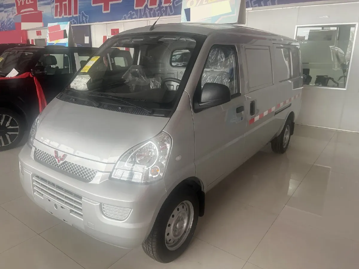 2021 WuLing RongGuang New Truck 1.5L 99HP L4 5MT,autocango,china used car exporter,china ev exporter,chinese used car exporter,chinese used ev exporter