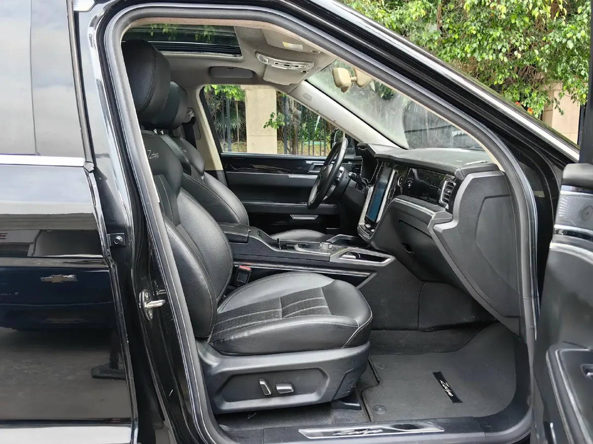 2017 Zotye T700 1.8T 177HP L4 6DCT,autocango,china used car exporter,china ev exporter,chinese used car exporter,chinese used ev exporter