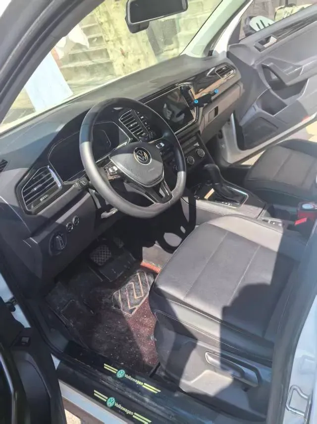 2021 Volkswagen T-Roc 1.4T 150HP L4 7DCT,autocango,china used car exporter,china ev exporter,chinese used car exporter,chinese used ev exporter