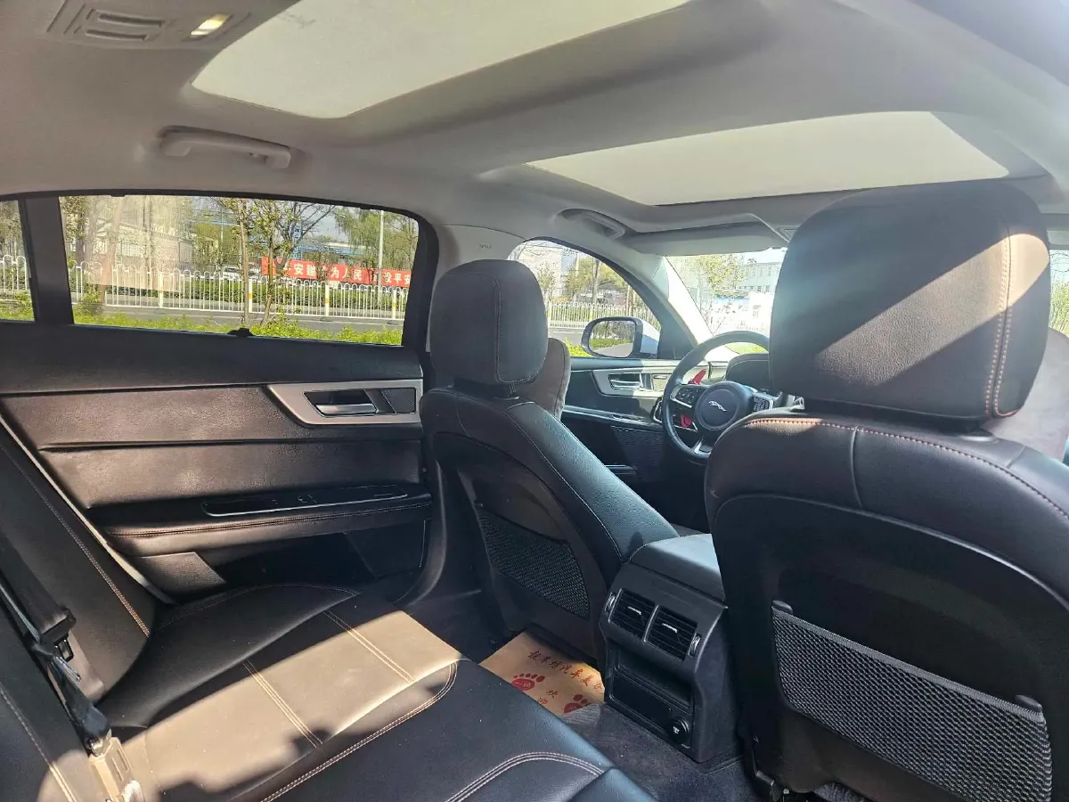 2019 Land Rover Discovery Sport 2.0T 200HP L4 9AT,autocango,china used car exporter,china ev exporter,chinese used car exporter,chinese used ev exporter