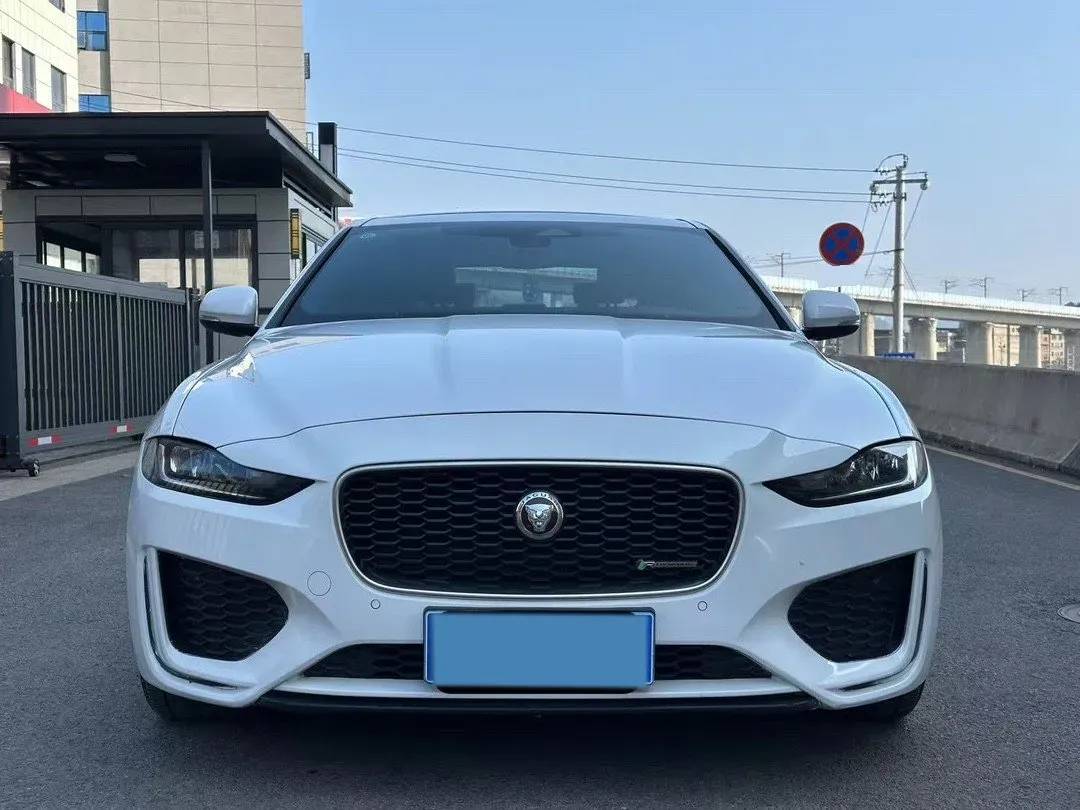 2022 Jaguar XEL 2.0T 200HP L4 8AT,autocango,china used car exporter,china ev exporter,chinese used car exporter,chinese used ev exporter