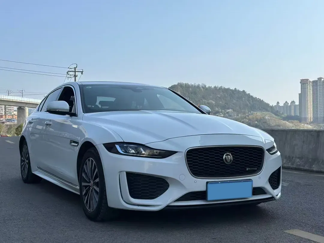 2022 Jaguar XEL 2.0T 200HP L4 8AT,autocango,china used car exporter,china ev exporter,chinese used car exporter,chinese used ev exporter