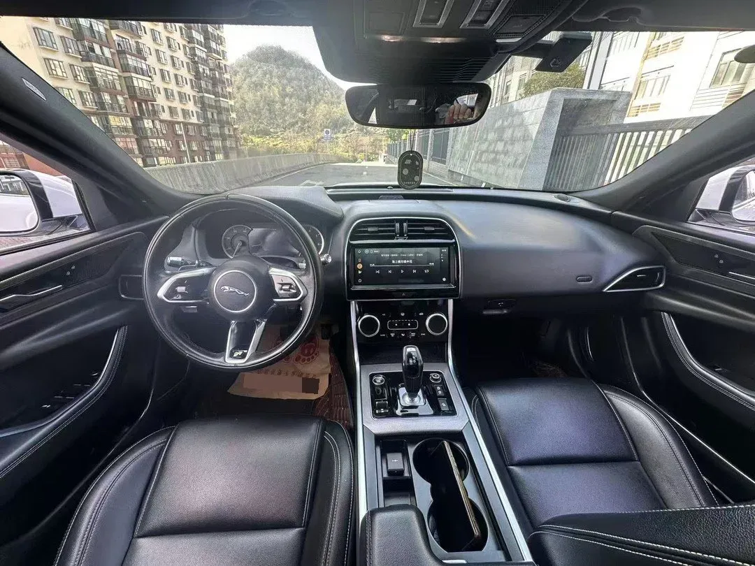 2022 Jaguar XEL 2.0T 200HP L4 8AT,autocango,china used car exporter,china ev exporter,chinese used car exporter,chinese used ev exporter