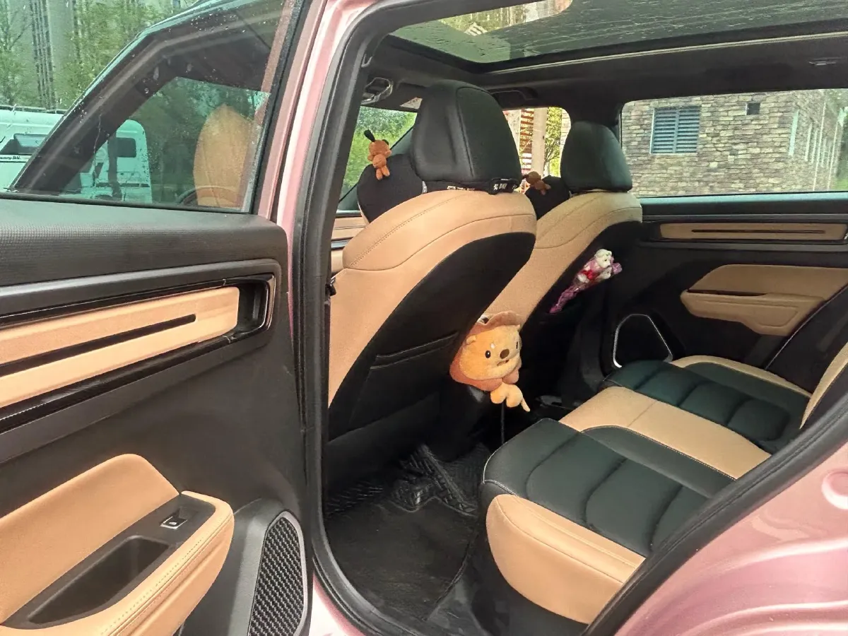 2023 Geely ICON 1.5T 181HP L4 7DCT,autocango,china used car exporter,china ev exporter,chinese used car exporter,chinese used ev exporter