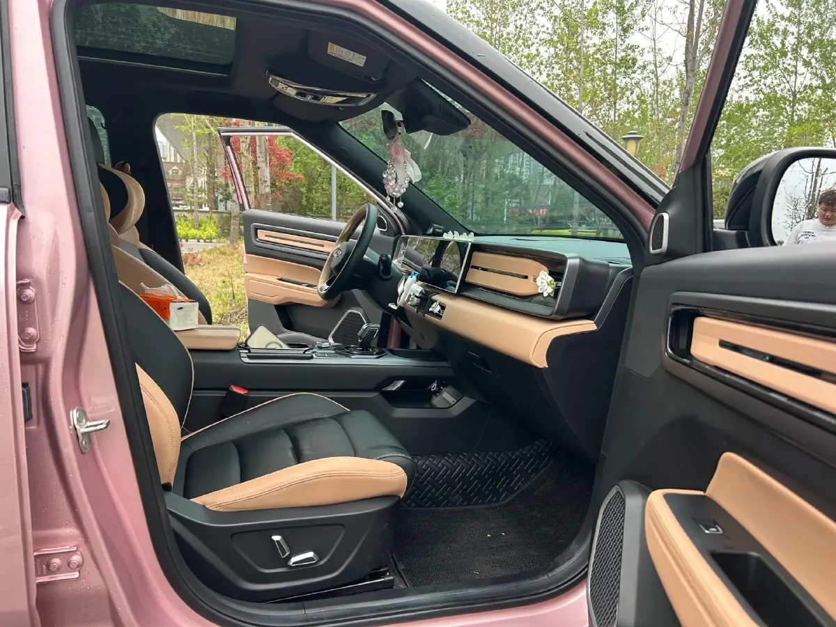 2023 Geely ICON 1.5T 181HP L4 7DCT,autocango,china used car exporter,china ev exporter,chinese used car exporter,chinese used ev exporter