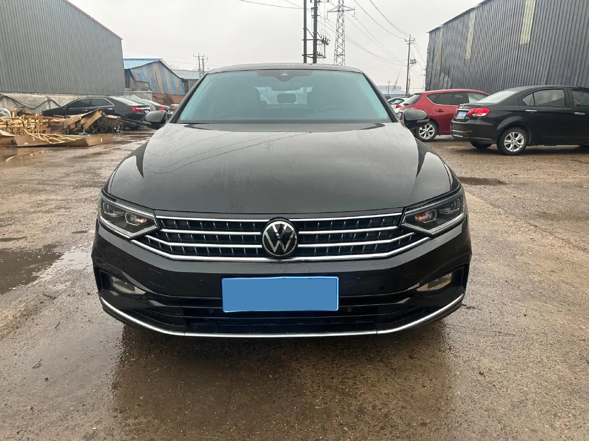 2023 Volkswagen Magotan 2.0T 186HP L4 7DCT,autocango,china used car exporter,china ev exporter,chinese used car exporter,chinese used ev exporter
