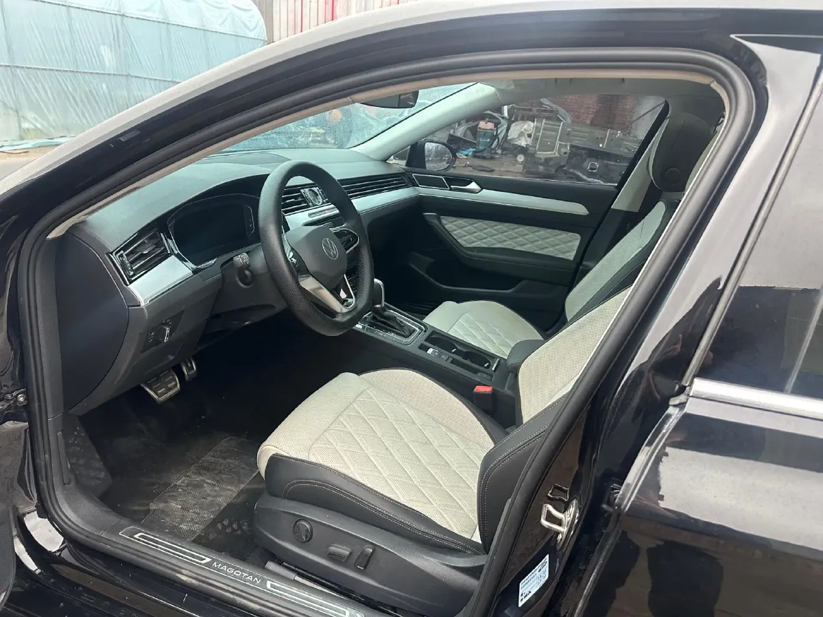 2023 Volkswagen Magotan 2.0T 186HP L4 7DCT,autocango,china used car exporter,china ev exporter,chinese used car exporter,chinese used ev exporter