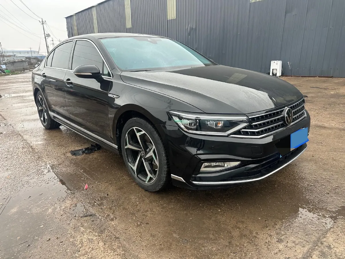 2023 Volkswagen Magotan 2.0T 186HP L4 7DCT,autocango,china used car exporter,china ev exporter,chinese used car exporter,chinese used ev exporter