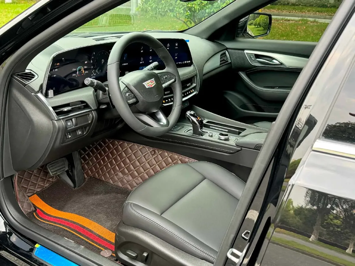 2024 Cadillac CT5 2.0T 237HP L4 10AT,autocango,china used car exporter,china ev exporter,chinese used car exporter,chinese used ev exporter