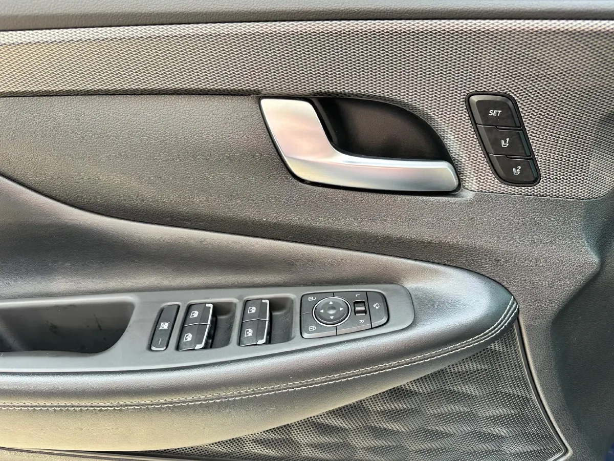 2019 Hyundai Santafe 2.0T 240HP L4 8AT,autocango,china used car exporter,china ev exporter,chinese used car exporter,chinese used ev exporter