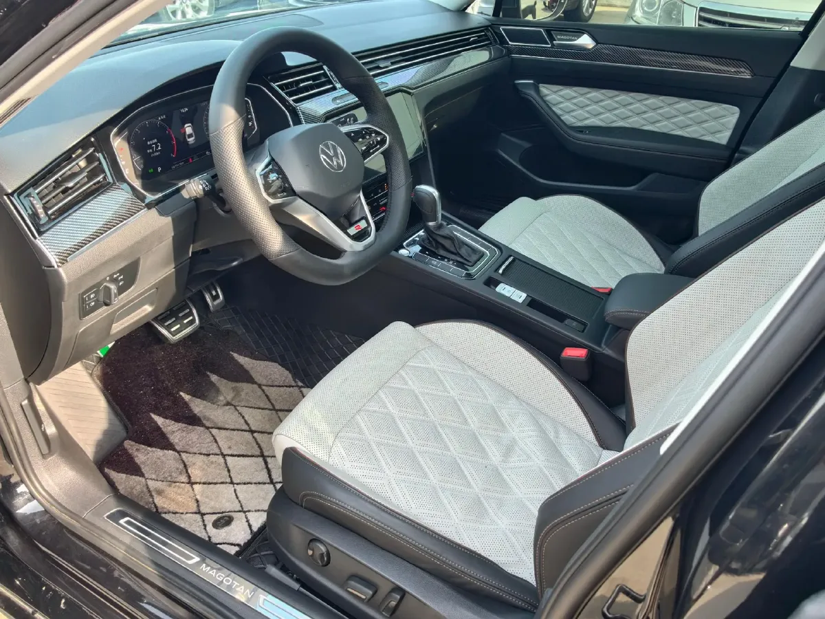 2023 Volkswagen Magotan 2.0T 186HP L4 7DCT,autocango,china used car exporter,china ev exporter,chinese used car exporter,chinese used ev exporter