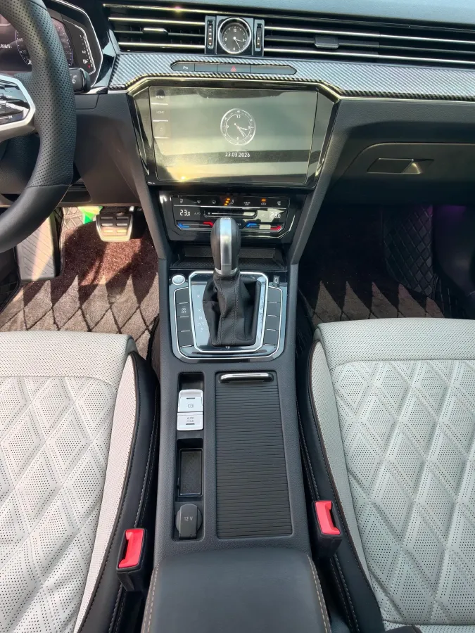 2023 Volkswagen Magotan 2.0T 186HP L4 7DCT,autocango,china used car exporter,china ev exporter,chinese used car exporter,chinese used ev exporter