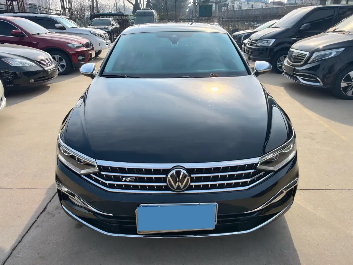 2023 Volkswagen Magotan 2.0T 186HP L4 7DCT,autocango,china used car exporter,china ev exporter,chinese used car exporter,chinese used ev exporter