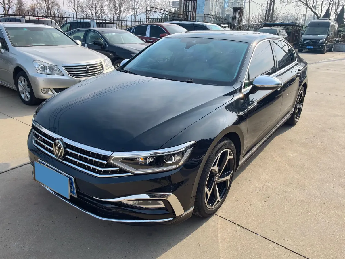 2023 Volkswagen Magotan 2.0T 186HP L4 7DCT,autocango,china used car exporter,china ev exporter,chinese used car exporter,chinese used ev exporter