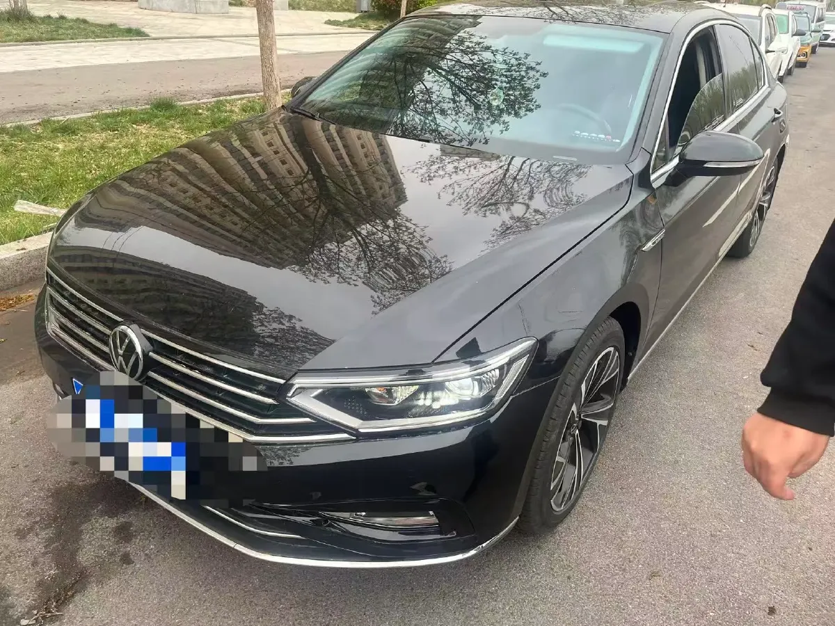 2020 Volkswagen Magotan 2.0T 186HP L4 7DCT,autocango,china used car exporter,china ev exporter,chinese used car exporter,chinese used ev exporter