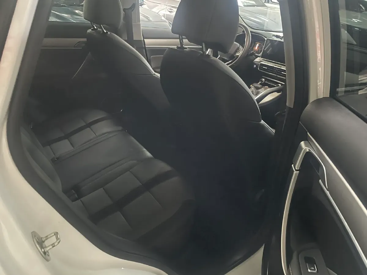 2023 Geely Coolray 1.5T 181HP L4 7DCT,autocango,china used car exporter,china ev exporter,chinese used car exporter,chinese used ev exporter